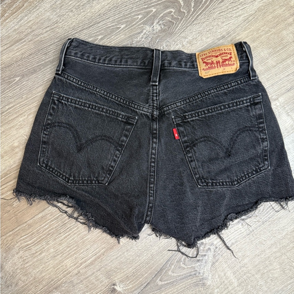 Levis 501 Shorts Size 24 - Picture 2 of 9